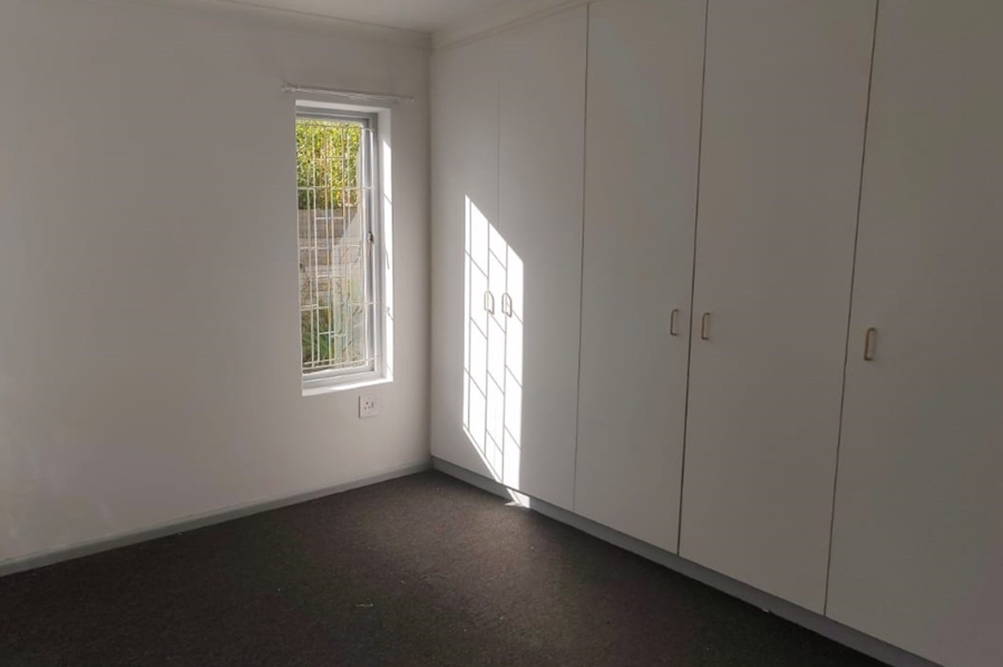 To Let 4 Bedroom Property for Rent in Heather Park Western Cape